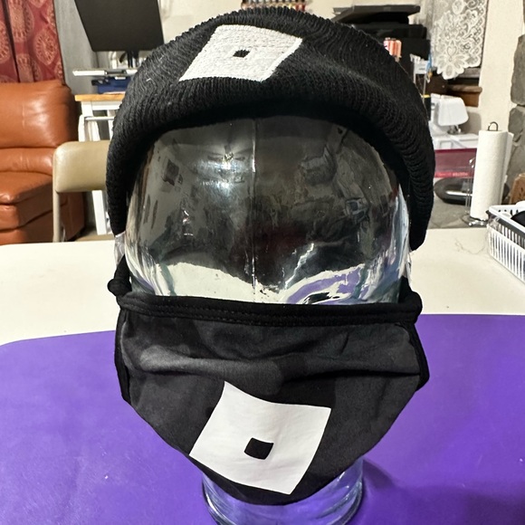 Roblox  Beanie and matching mask - Picture 2 of 16